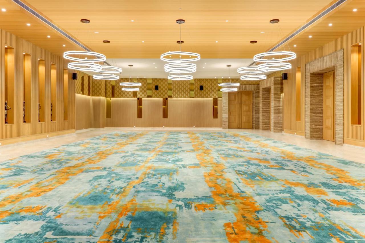Готель Lemon Tree Premier, Бхубанешвар Екстер'єр фото